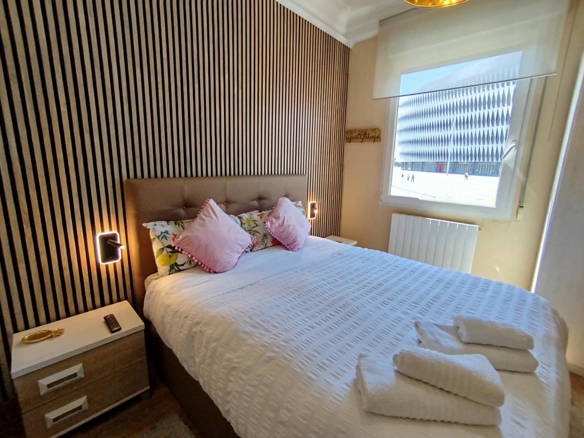 Stadium Corner Apartment *